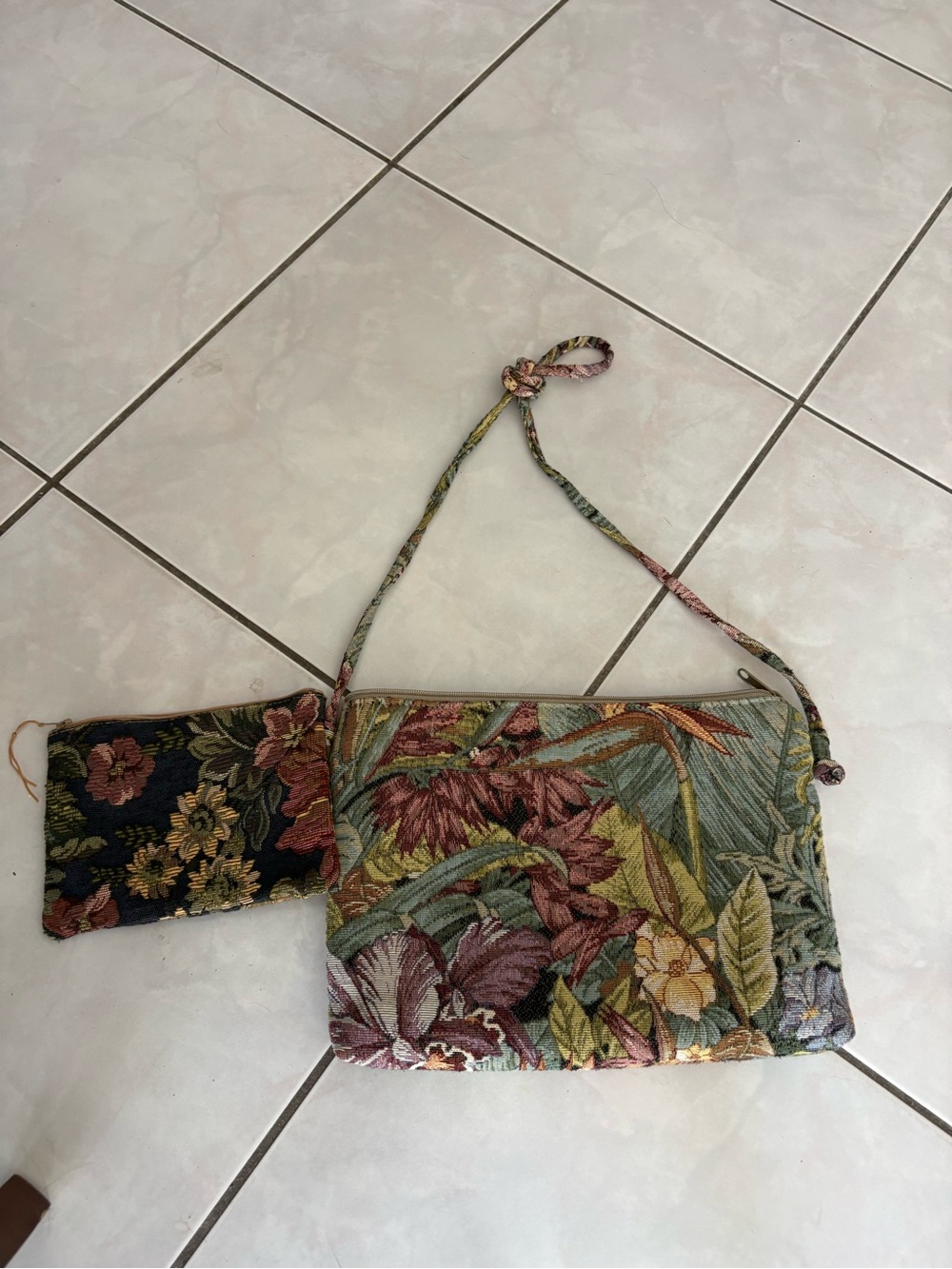 Pinky Floral Tapestry Shoulder Bag in Multicolor - Elegant Garden Print